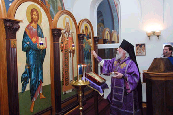 Bishop Job blesses iconastasis.